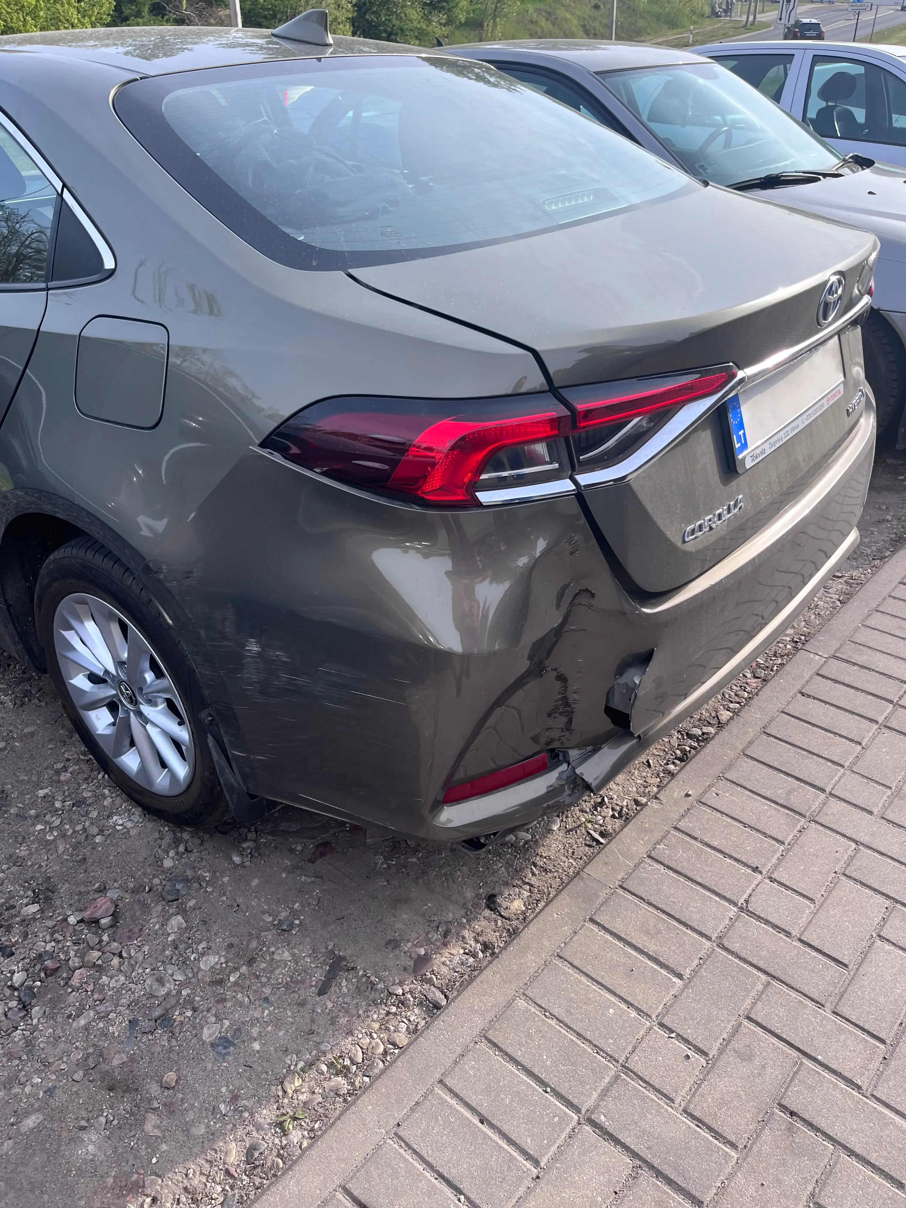 Kebulo remontas ir Toyota Corolla dažymas Vilniuje 2