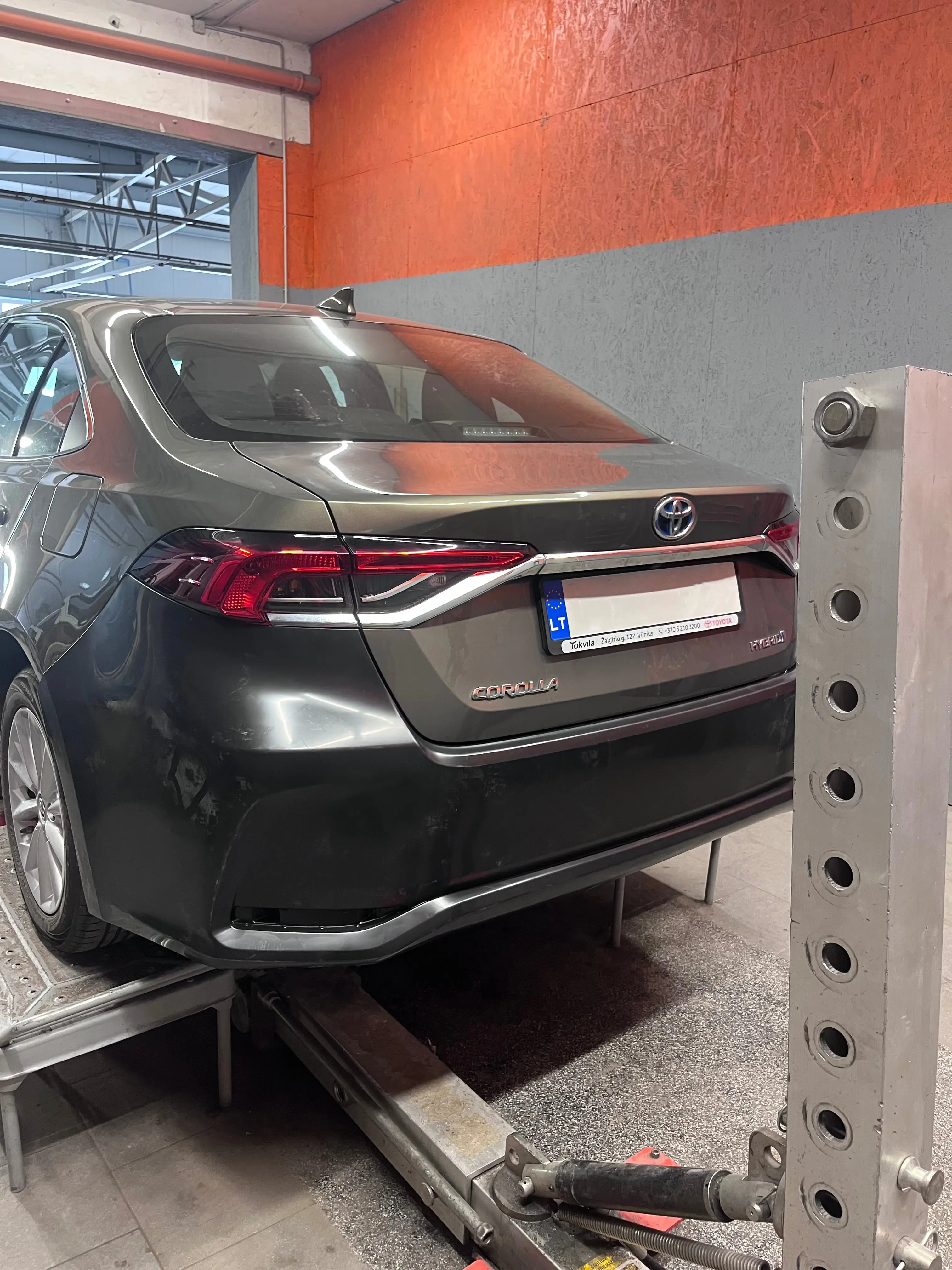 Kebulo remontas ir Toyota Corolla dažymas Vilniuje 3