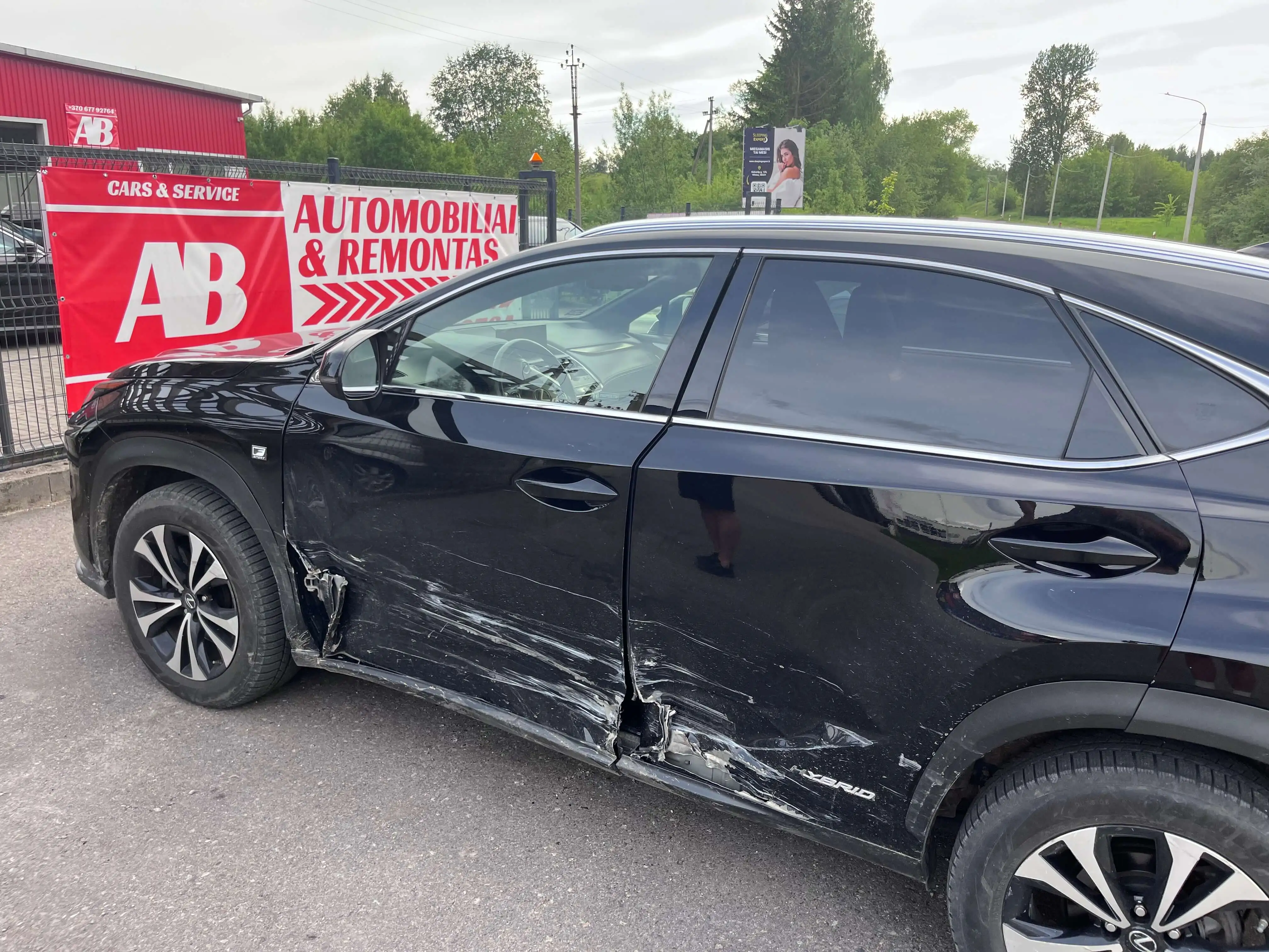 Lexus NX300 kėbulo remontas ir dažymas 2