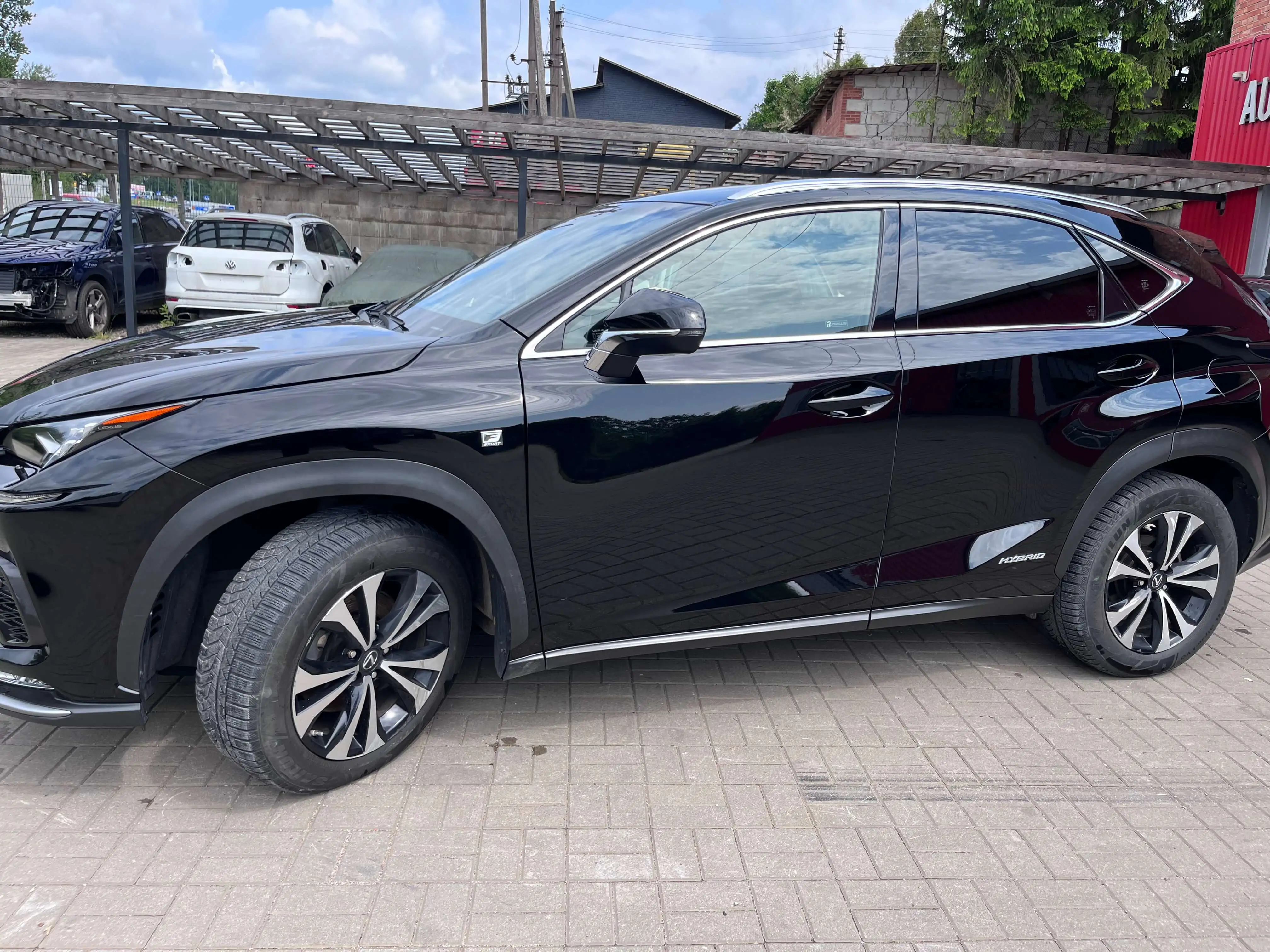 Lexus NX300 kėbulo remontas ir dažymas 4