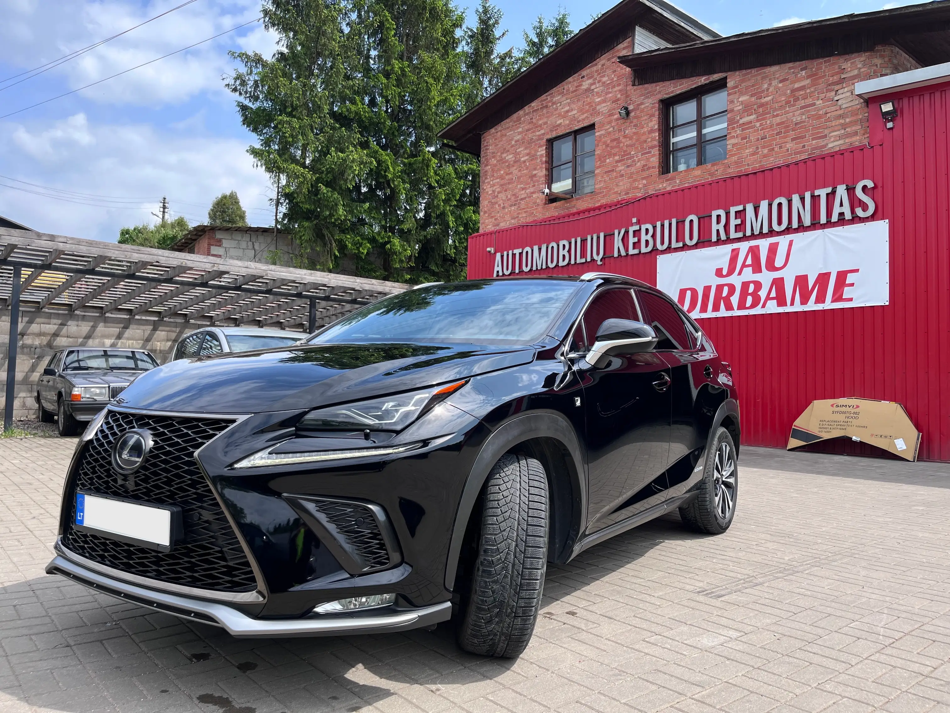 Lexus NX300 kėbulo remontas ir dažymas 5