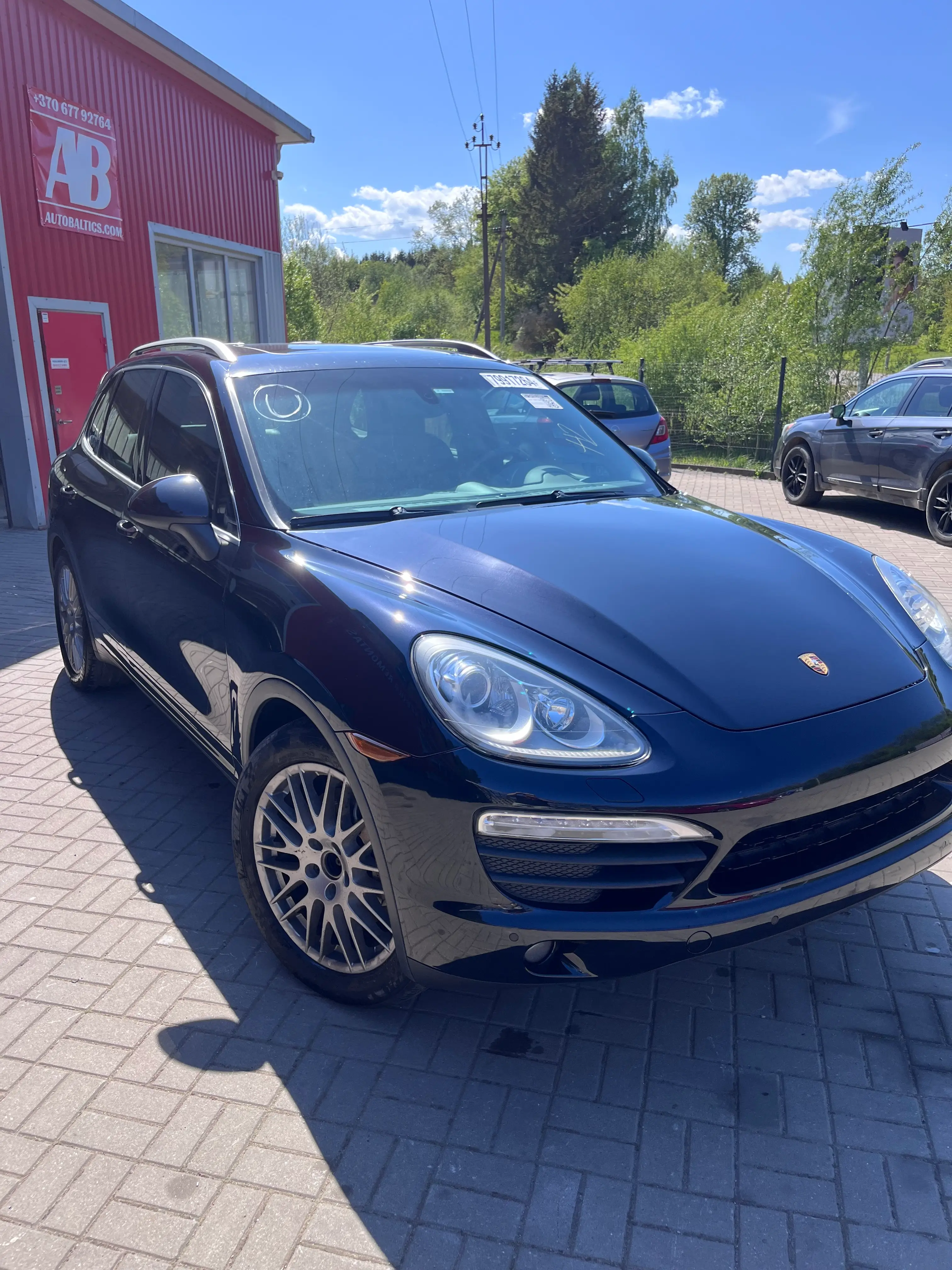 Body Repair & Painting of 2013 Porsche Cayenne S 3